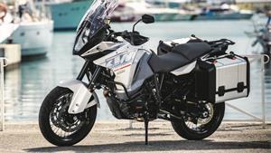 2015 KTM 1290 Super Adventure: FIRST LOOK