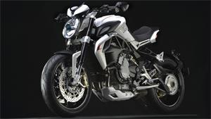 2014 MV Agusta Brutale 800 Dragster: FIRST LOOK