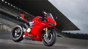 2015 Ducati Panigale 1299 S: FIRST RIDE