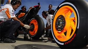 MotoGP: Tire Woes Mean Mandatory Pit Stop For Australian Grand Prix