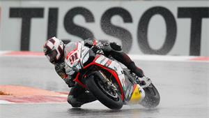 Leon Haslam Splashes His Way to Wet Tissot Superpole