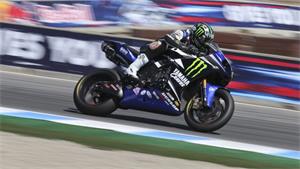 Video: Ken Roczen Throws The First Pitch