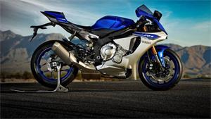 First Look: 2015 Yamaha YZF-R1