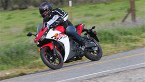 2015 Yamaha YZF-R3: FIRST RIDE