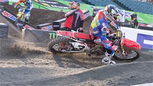 Ken Roczen Opens 2015 with Anaheim 1 Supercross Victory
