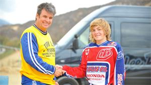 Troy Lee Signs Hoeft To Amateur Deal