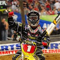 Reed Wins, Stewart Crashes in St. Louis