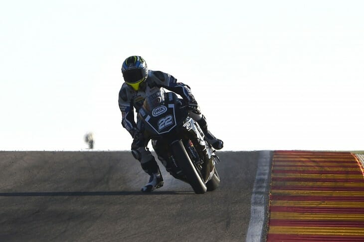 Alex Lowes, smoke coming off his boot, Aragon WSBK test 16-17th Nov 2015