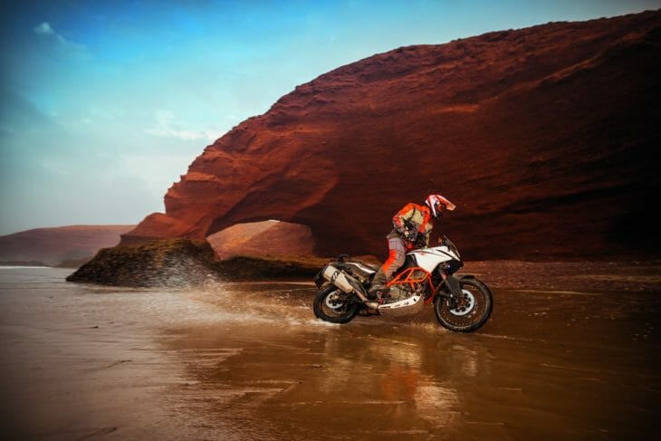 153138_ktm-1090-adventure-r-my-2017
