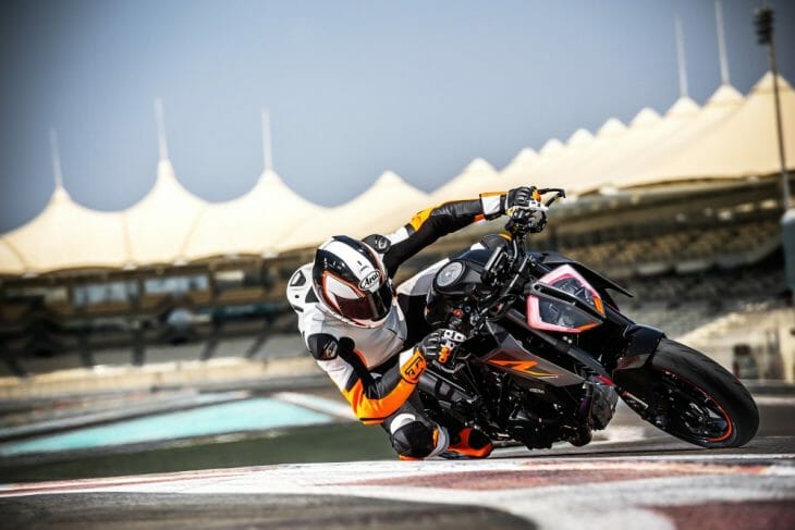 2017_1290_superduker_action_7