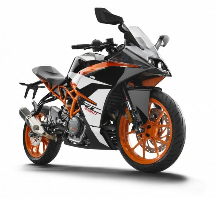2017 KTM RC 390 First Look