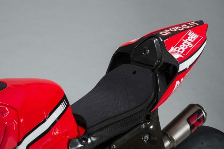 2017-aruba-worldsbk-ducati-corse-panigale-r-marco-melandri-chaz-davies-08