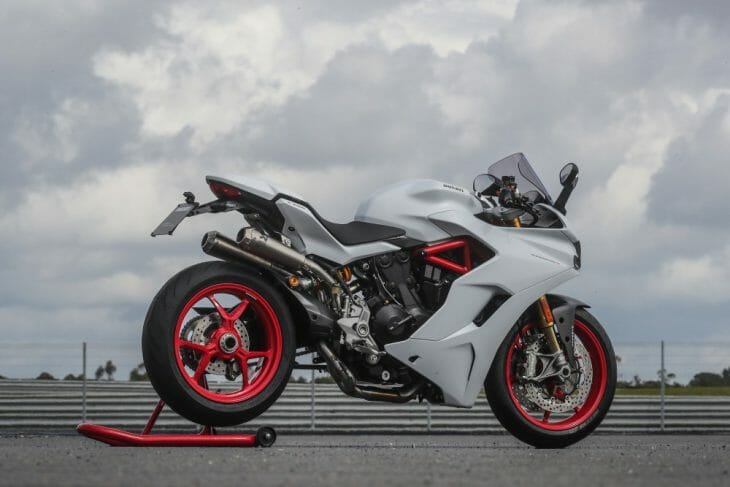 Ducati SuperSport S pipes