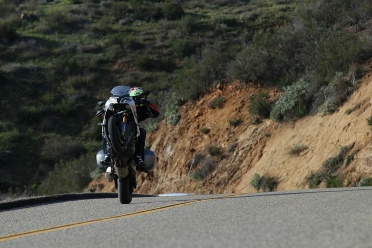 Wheelie BMW S 1000 XR Wheelie BMW S 1000 XR
