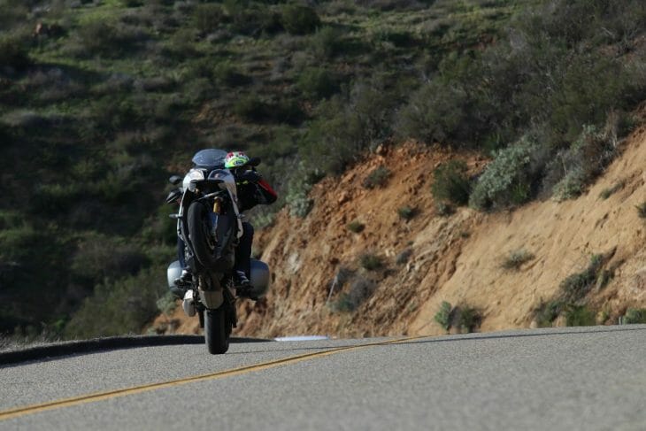 Wheelie BMW S 1000 XR