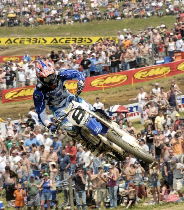 At mid-year 25 years ago It looked like a teenaged Damon Bradshaw (4) might steal the AMA 250cc Motocross Championship, but it wasn’t to be. (Henny Ray Abrams photo)