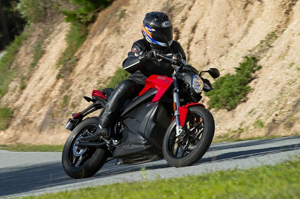 ktm 1090 adventure r vs honda africa twin