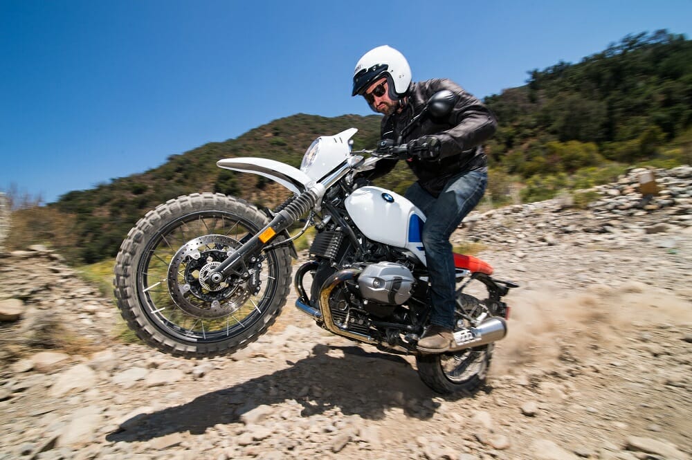 R nine online t off road
