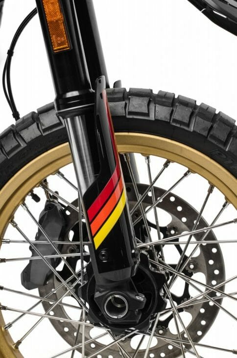 Scrambler_Desert_Sled_shining_black_1 Scrambler_Desert_Sled_shining_black_1