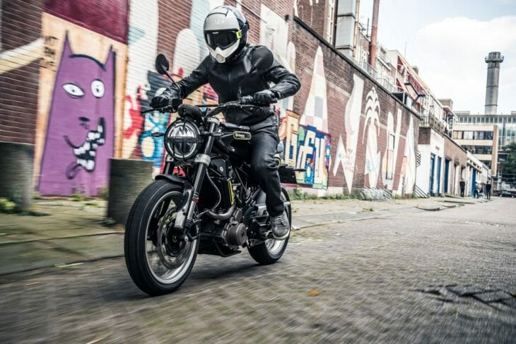 Husqvarna_Svartpilen_401_1 Husqvarna_Svartpilen_401_1