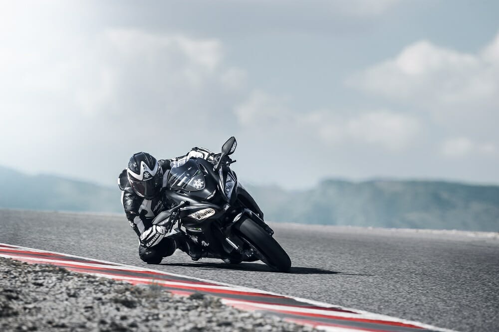 2018 Kawasaki Ninja ZX­-10RR Revealed - Cycle News