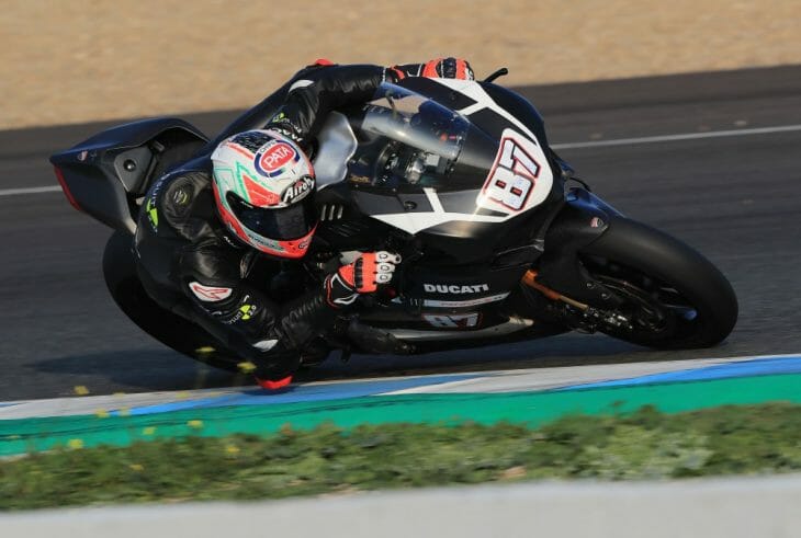 Lorenzo_Zanetti_WorldSBK_Test_Ducati_Panigale_V4R_corner