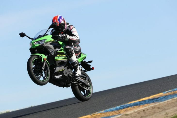 Kawasaki_Ninja_400_Racetrack_Sonoma_Test_2018_wheelie Kawasaki_Ninja_400_Racetrack_Sonoma_Test_2018_wheelie