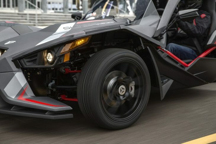 Polaris_Slingshot_Grand_Touring_LE_road_7