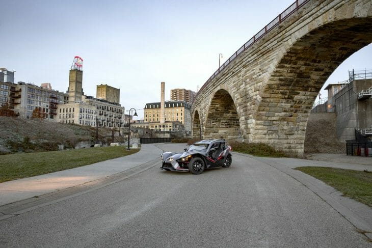 Polaris_Slingshot_Grand_Touring_LE_road_6