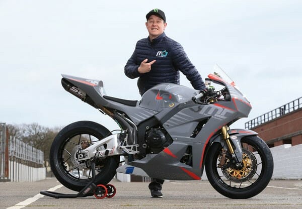 John McGuinness to ride for rival Michael Dunlop's MD Racing team in Supersport TT races