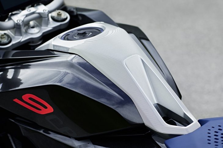 BMW_Debuts_Concept_9centro_Motorcycle_4