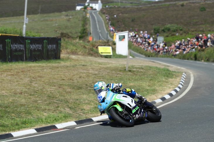 Dean_Harrioson_Wins_2018_Isle_of_Man_TT_Supersport_2_1