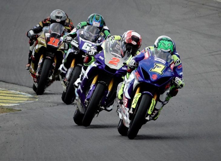 Elias en route to MotoAmerica/AMA Superbike win number 20at VIR in May 2018