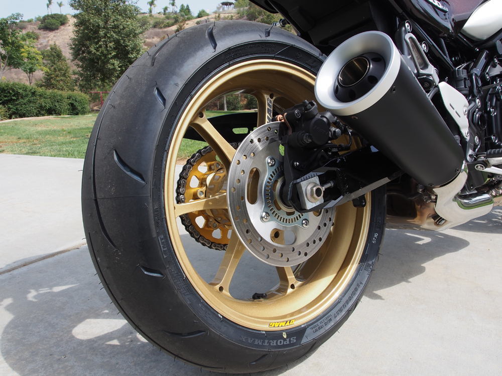 The Dymags take a bucket of unsprung weight off the Z and look absolutely stunning. Who doesn’t love gold wheels?