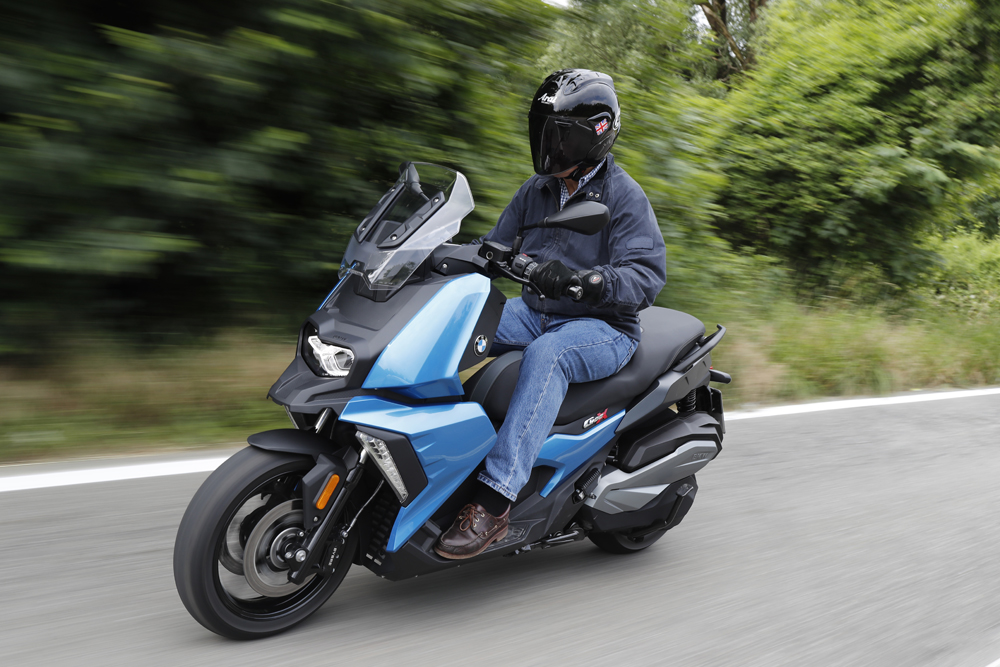 The C400X’s high-speed stability at speeds of 90 mph is excellent in spite of small cast aluminum wheels, 15 inches up front and just 14 inches at the rear.
