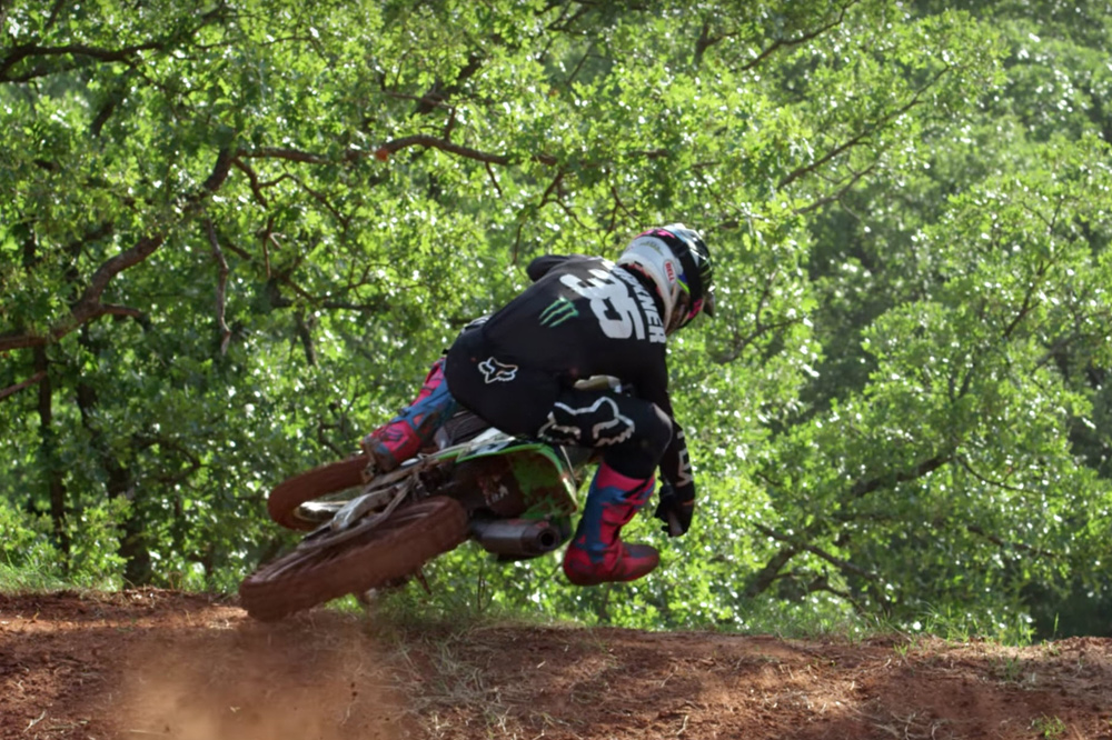 MOTO 10 The Movie T