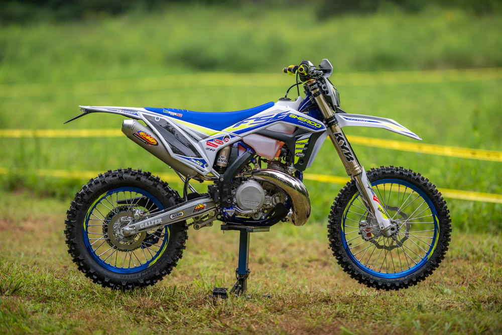 Sherco is slowly making a name for itself in the off-road racing world. The 2019 Sherco 300 SE Factory 2-Stroke is nothing to scoff it. It’s a serious racer that’s plenty capable.