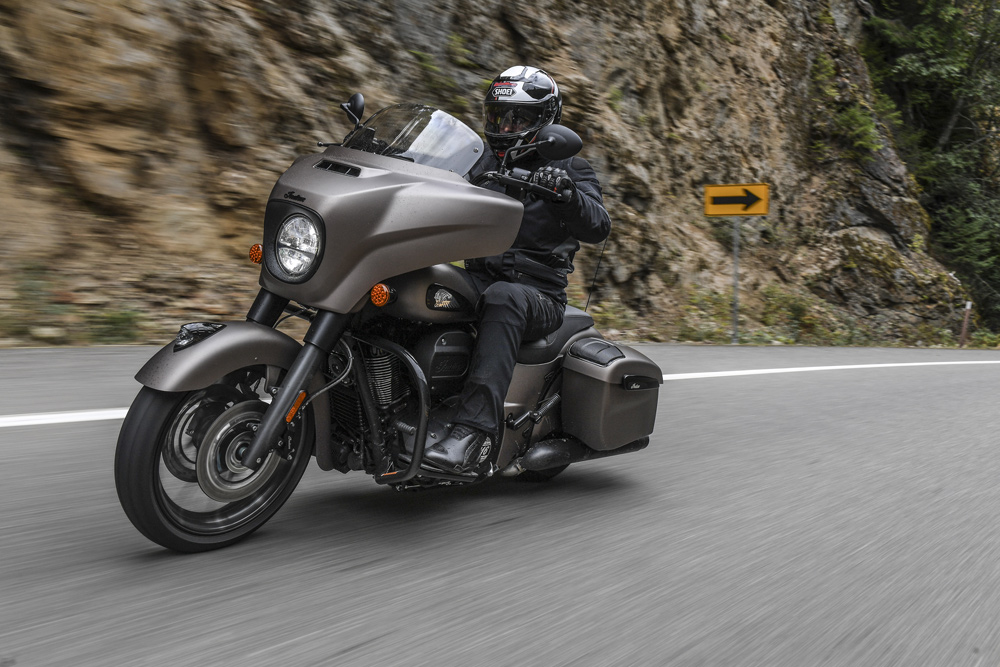 Higher set bars adorn this 116 Stage 3-equipped Dark Horse. It was easily Rennie’s favorite of the test bikes.