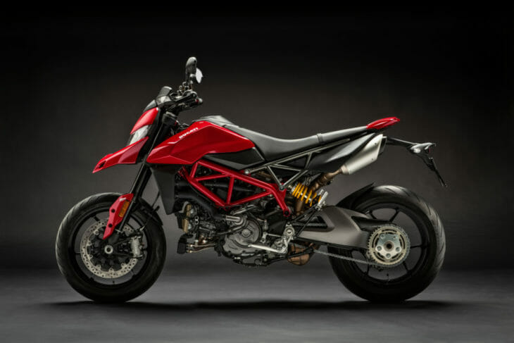 2019-Ducati-Hupermotard-950-SP-First-Look-1 2019-Ducati-Hupermotard-950-SP-First-Look-1