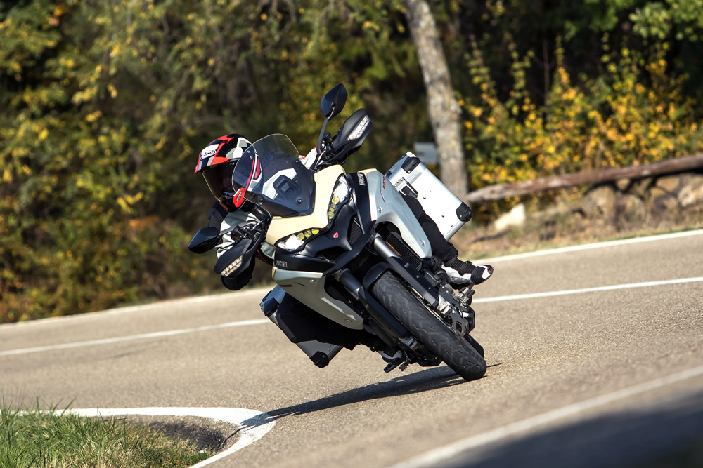 The Multi Enduro handles asphalt stints with ease, with large thanks going to the semi-active Sachs suspension components. Feel? This thing has all of it.