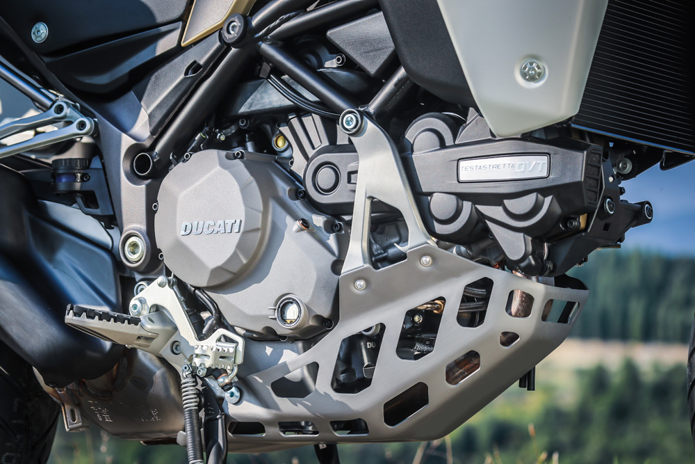 Despite the increase in displacement, the 1262cc Testastretta DVT isn’t about horsepower, but accessibility to riders of all skill levels, in all conditions.