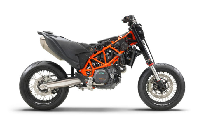 2019 KTM 690 SMC R First Look 2