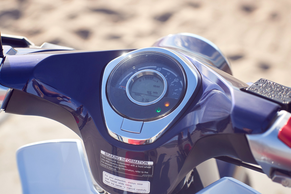 The dash on the 2019 Honda C125 Super Cub.