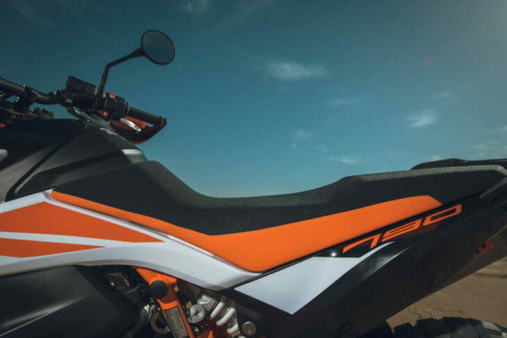 2019 KTM 790 Adventure R seat shot