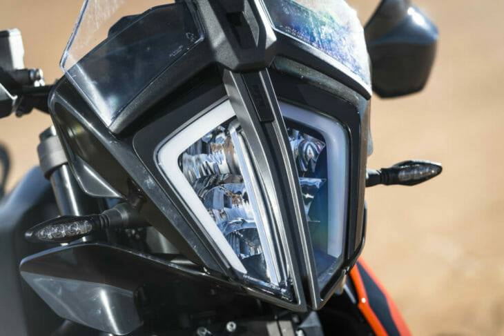 2019 KTM 790 Adventure R review headlight