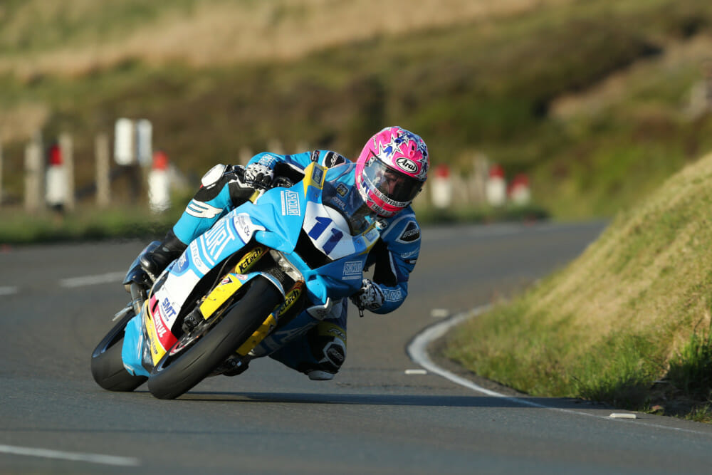 Lee Johnston (Ashcourt Racing BMW) on his Superstock mount.