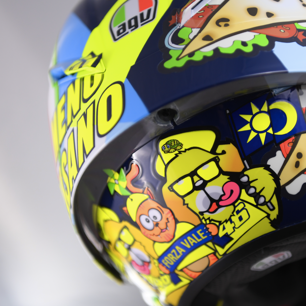 Valentino Rossi reveals the Menù Misano version of the AGV Pista GP R helmet