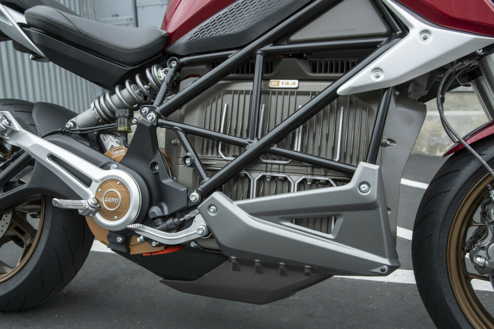 The 2019 Zero SR/F has a wrapped around the battery pack which it uses as a fully-stressed component is a triangulated tubular steel spaceframe.