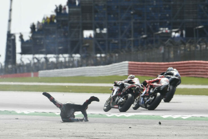 dovizioso-quartararo-crash-1 dovizioso-quartararo-crash-1