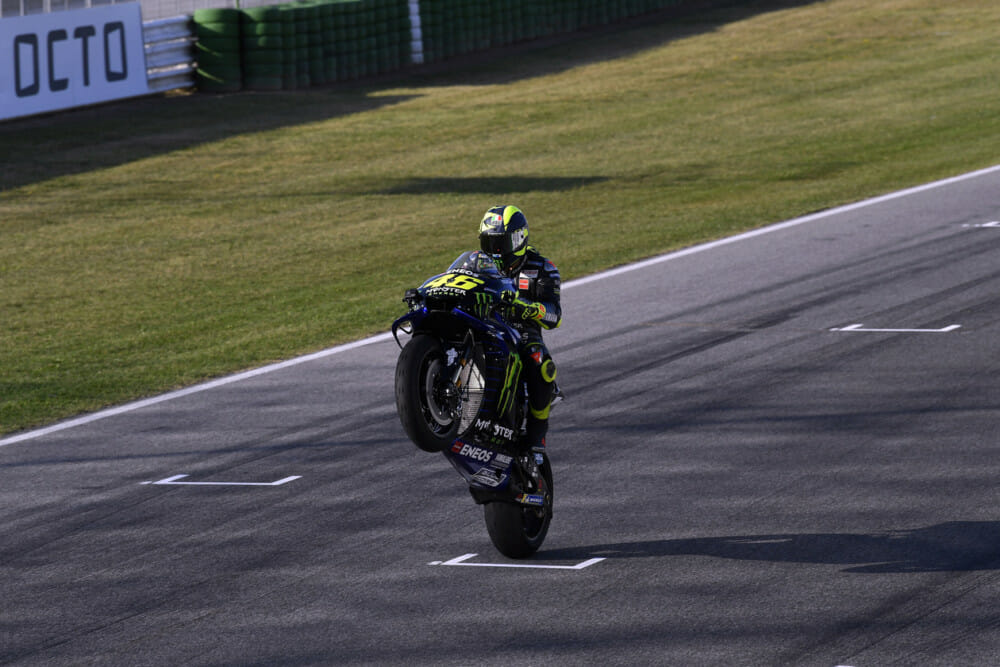 Rossi rides his YZR-M1 from the VR46 Motor Ranch to the Misano World Circuit as a pre-San-Marino-GP stunt.